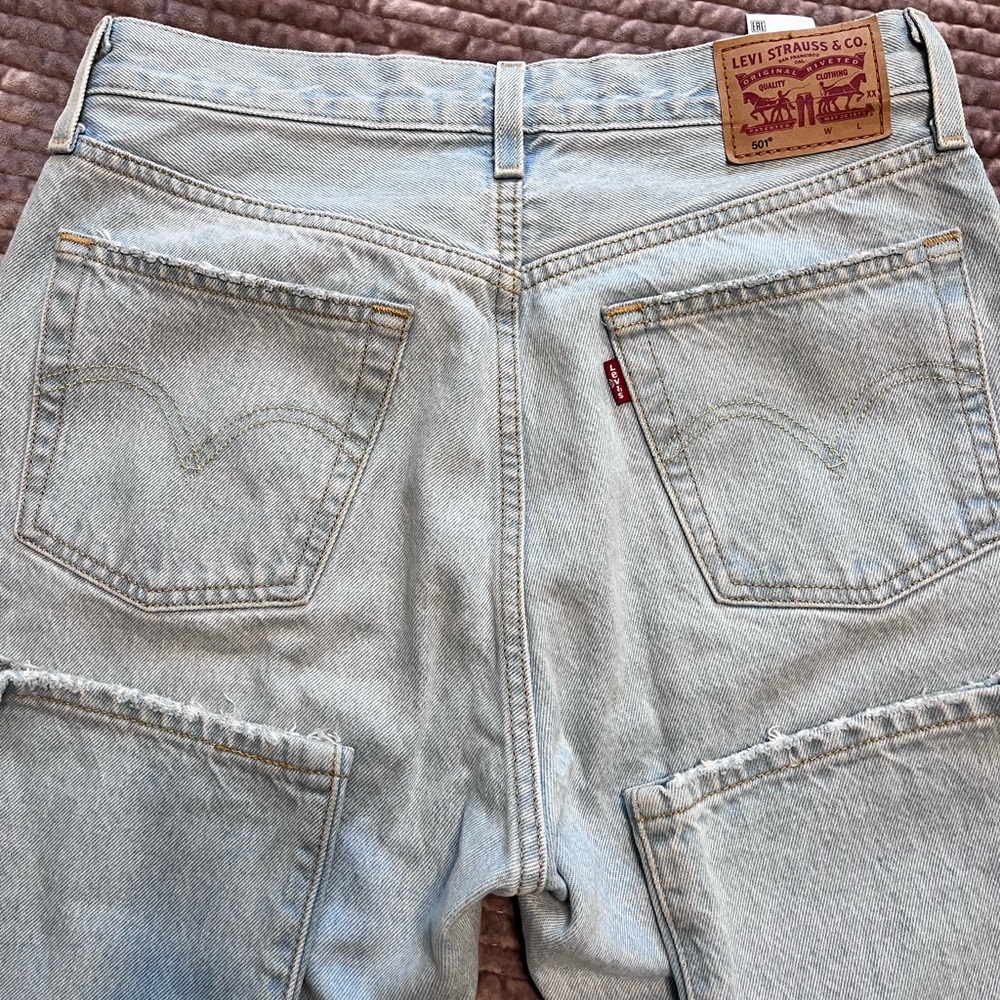 Levi's 501 Women’s Light Wash Denim Jeans 28x30